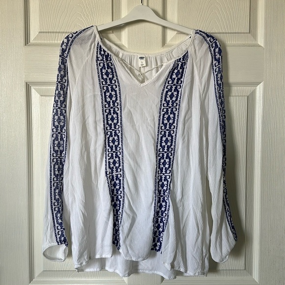 OLD NAVY White and Blue Embroidered Pattern Women's Blouse Size L - Picture 1 of 7